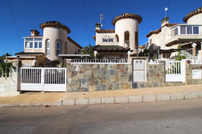 Detached villa for sale in El Galan