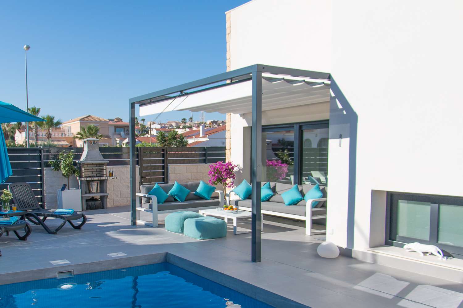 Villa contemporaine à vendre avec 4 chambres et 3 chambres dans un emplacement recherché à Ciudad Quesada