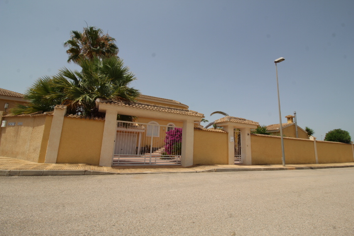 Villa myynnissä San Miguel de Salinas