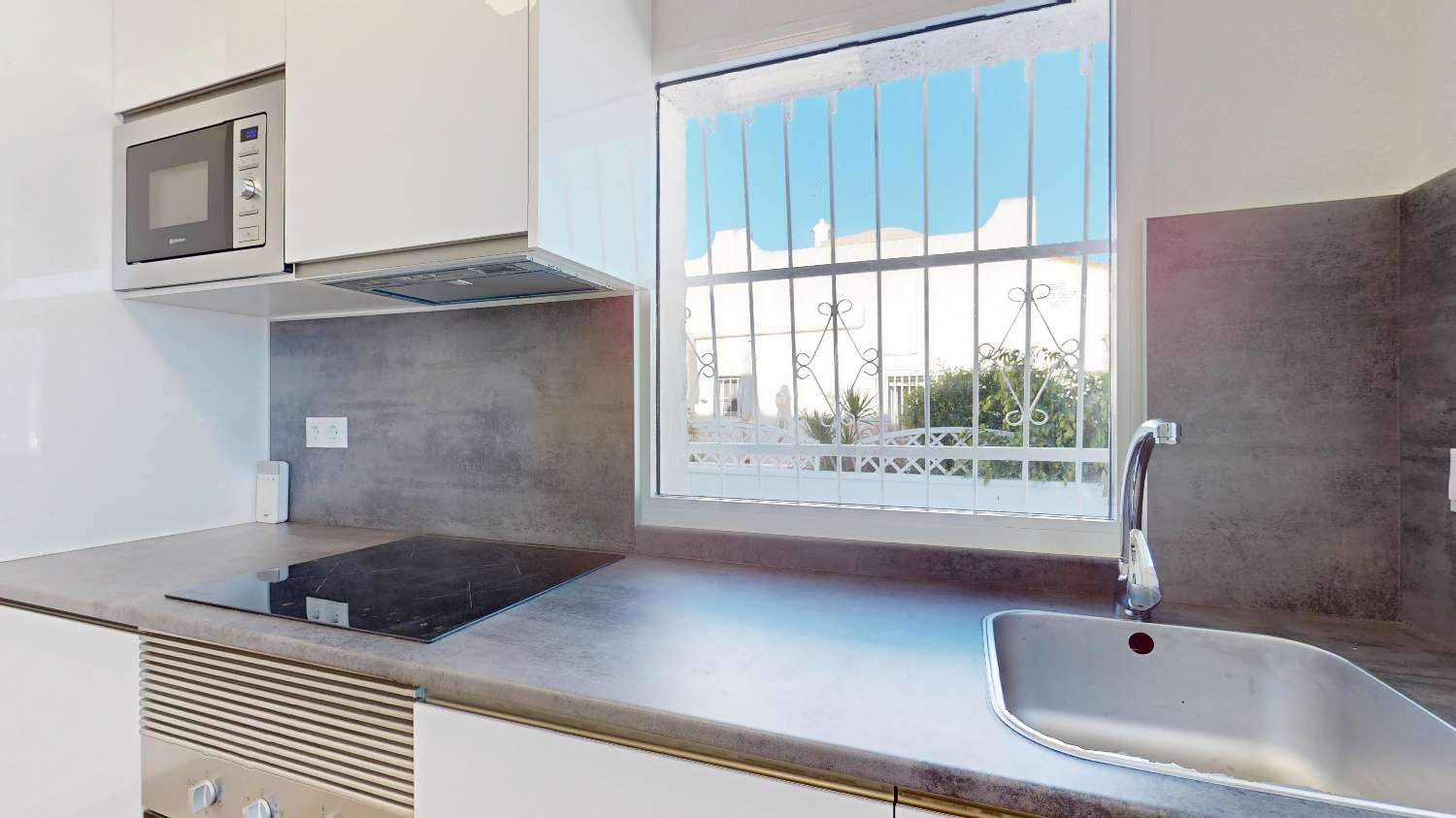 ¡Oportunidad exclusiva! Bungalow totalmente reformado en Blue Lagoon