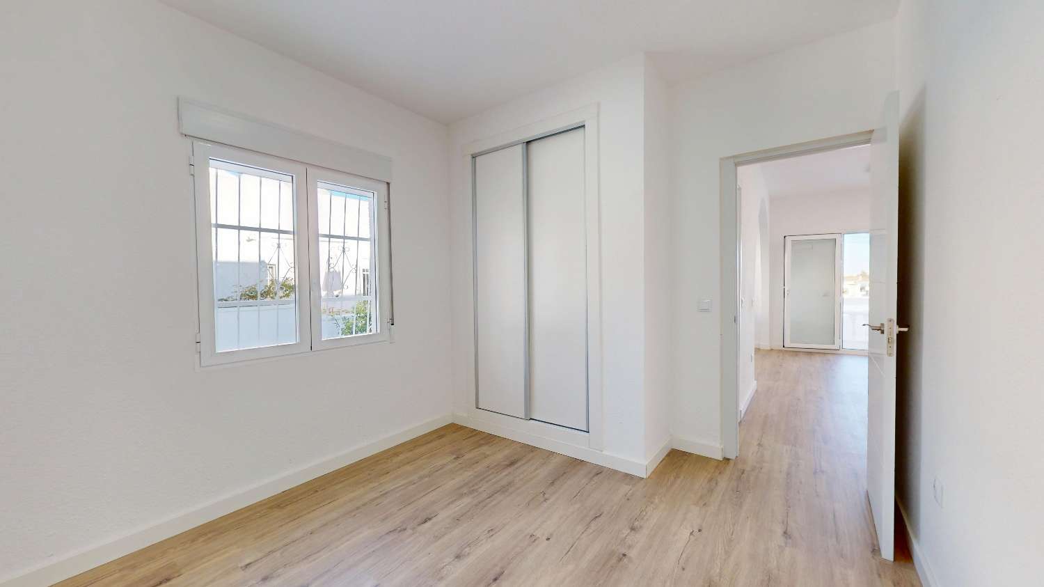 ¡Oportunidad exclusiva! Bungalow totalmente reformado en Blue Lagoon