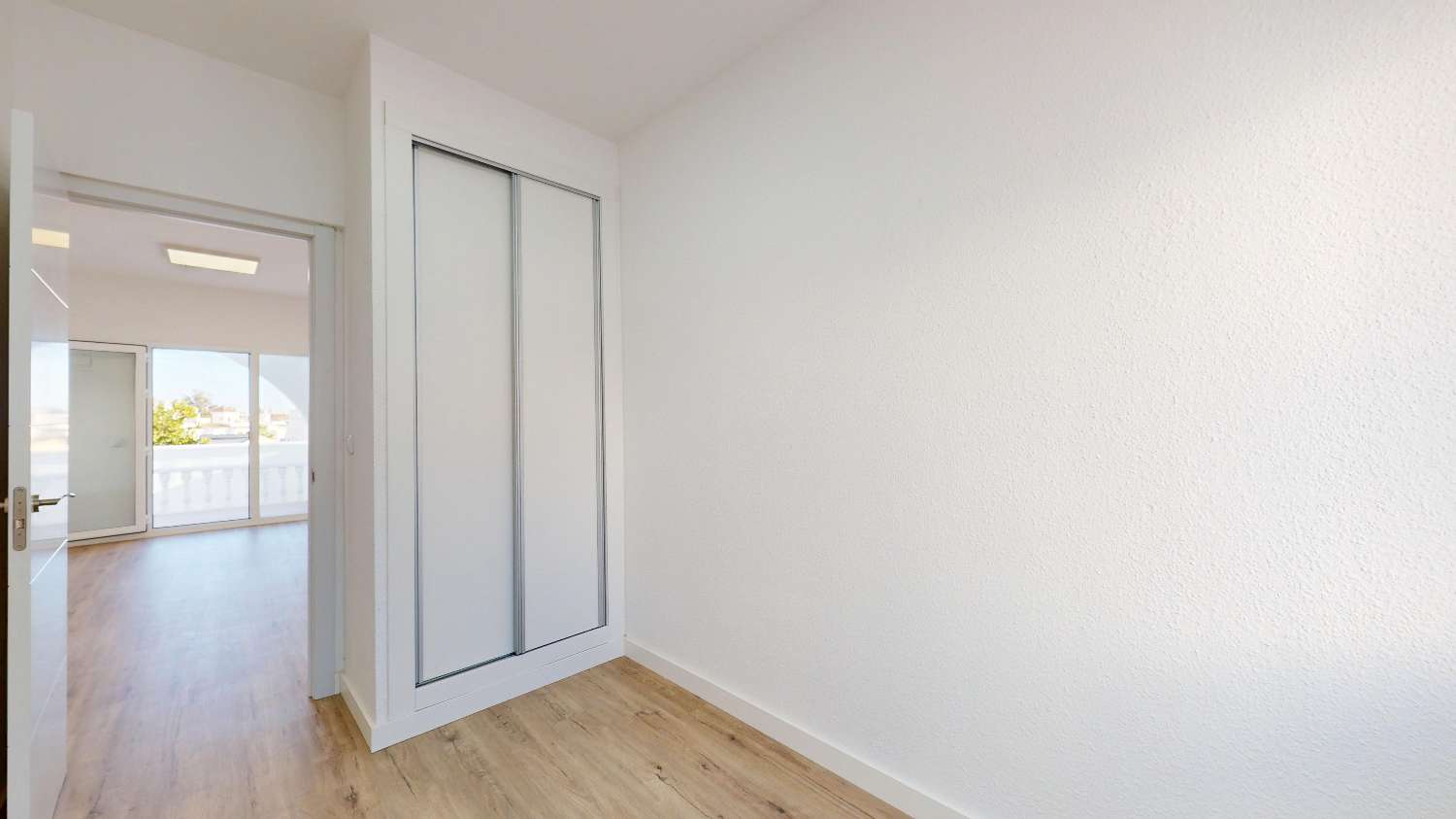 ¡Oportunidad exclusiva! Bungalow totalmente reformado en Blue Lagoon