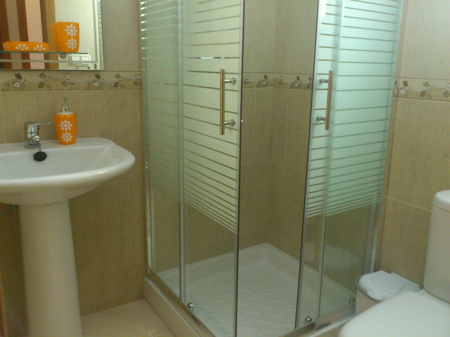 Appartement meublé au rez-de-chaussée avec 2 chambres