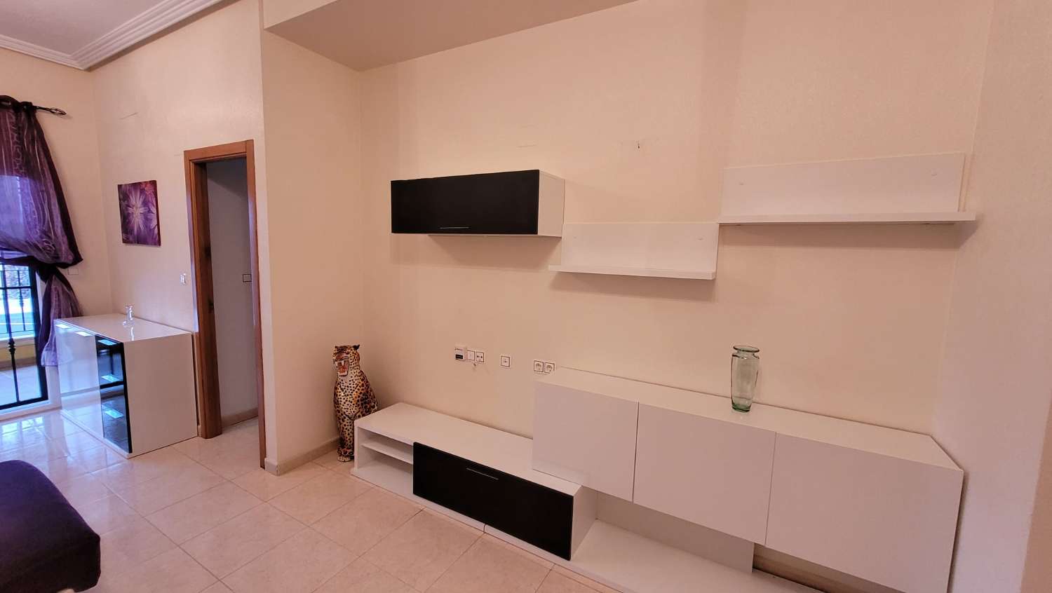 Appartement meublé au rez-de-chaussée avec 2 chambres