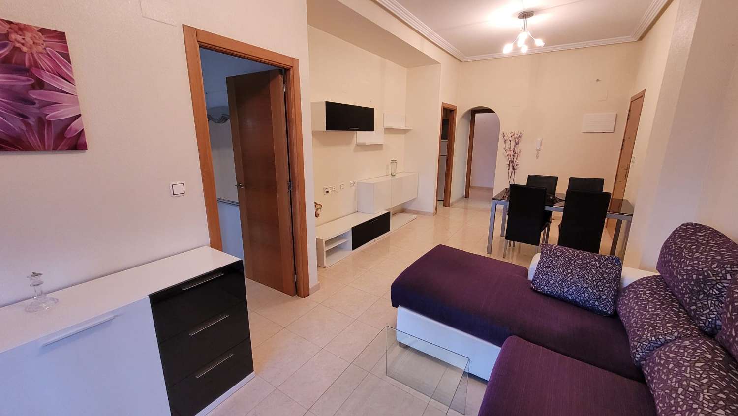 Appartement meublé au rez-de-chaussée avec 2 chambres