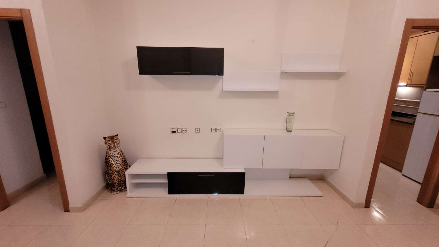 Appartement meublé au rez-de-chaussée avec 2 chambres