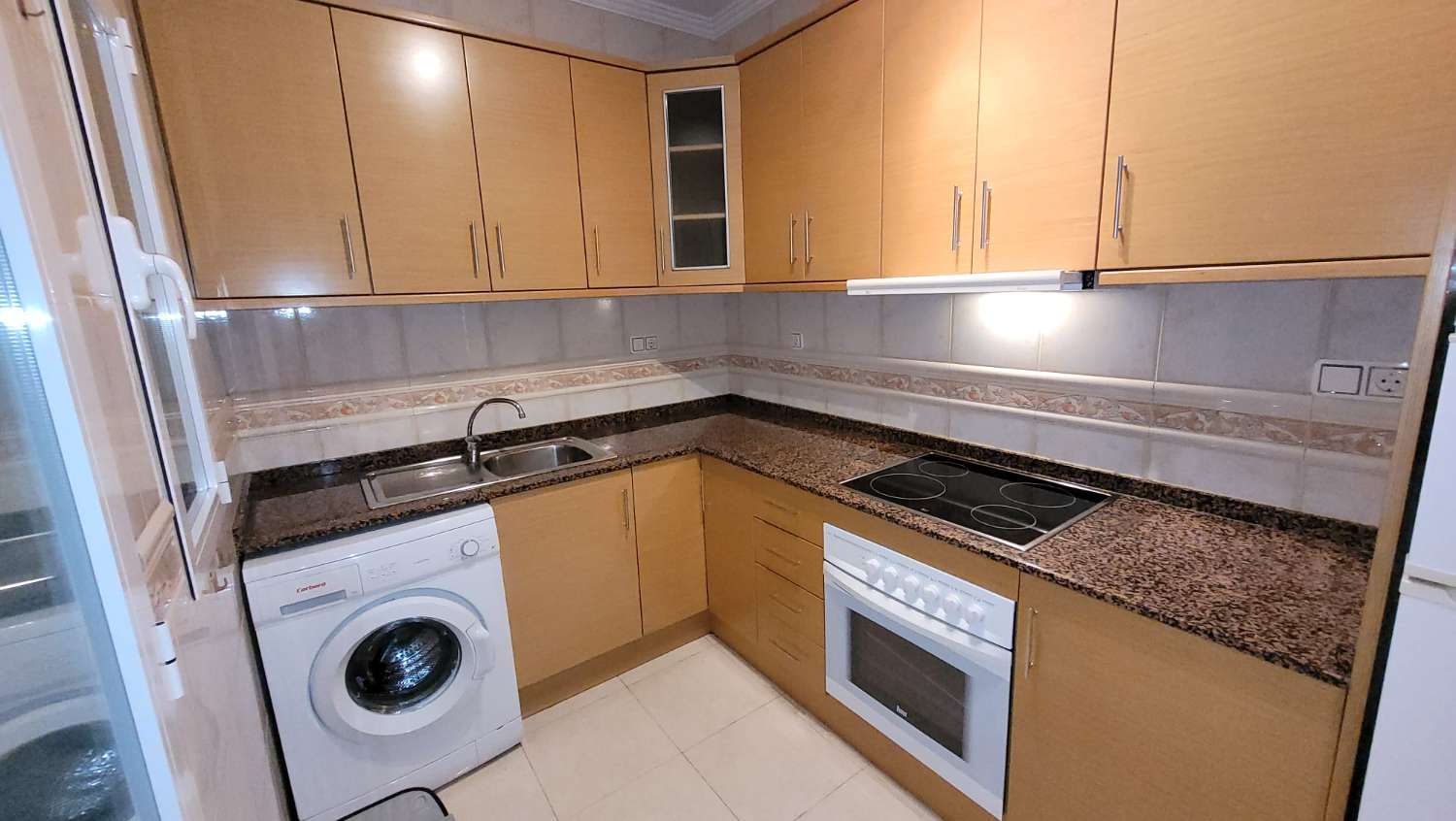 Appartement meublé au rez-de-chaussée avec 2 chambres