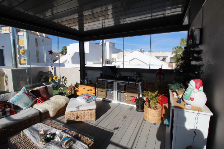 Exclusiva casa adosada en Lomas de Campoamor