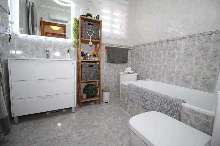 Villa individuelle avec licence touristique à Montegolf, Villamartín.