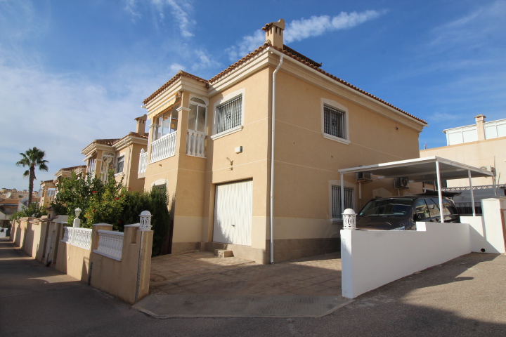 Villa individuelle avec licence touristique à Montegolf, Villamartín.
