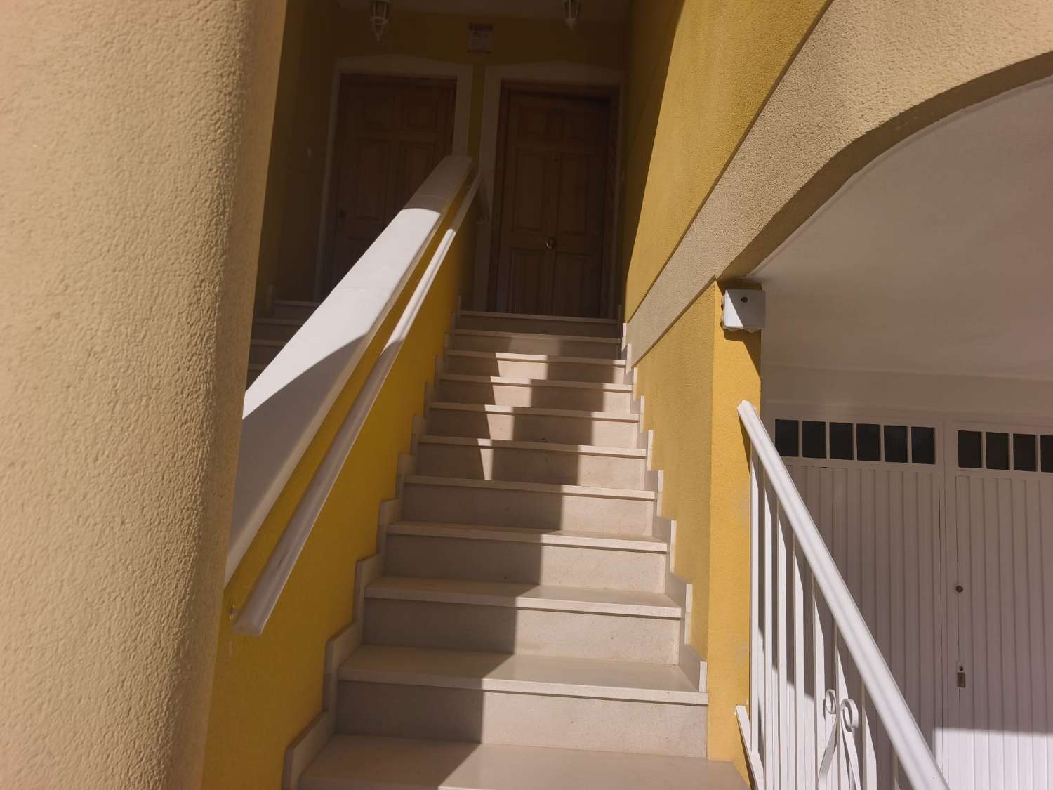 Beautiful three-storey bungalow located in Benejúzar