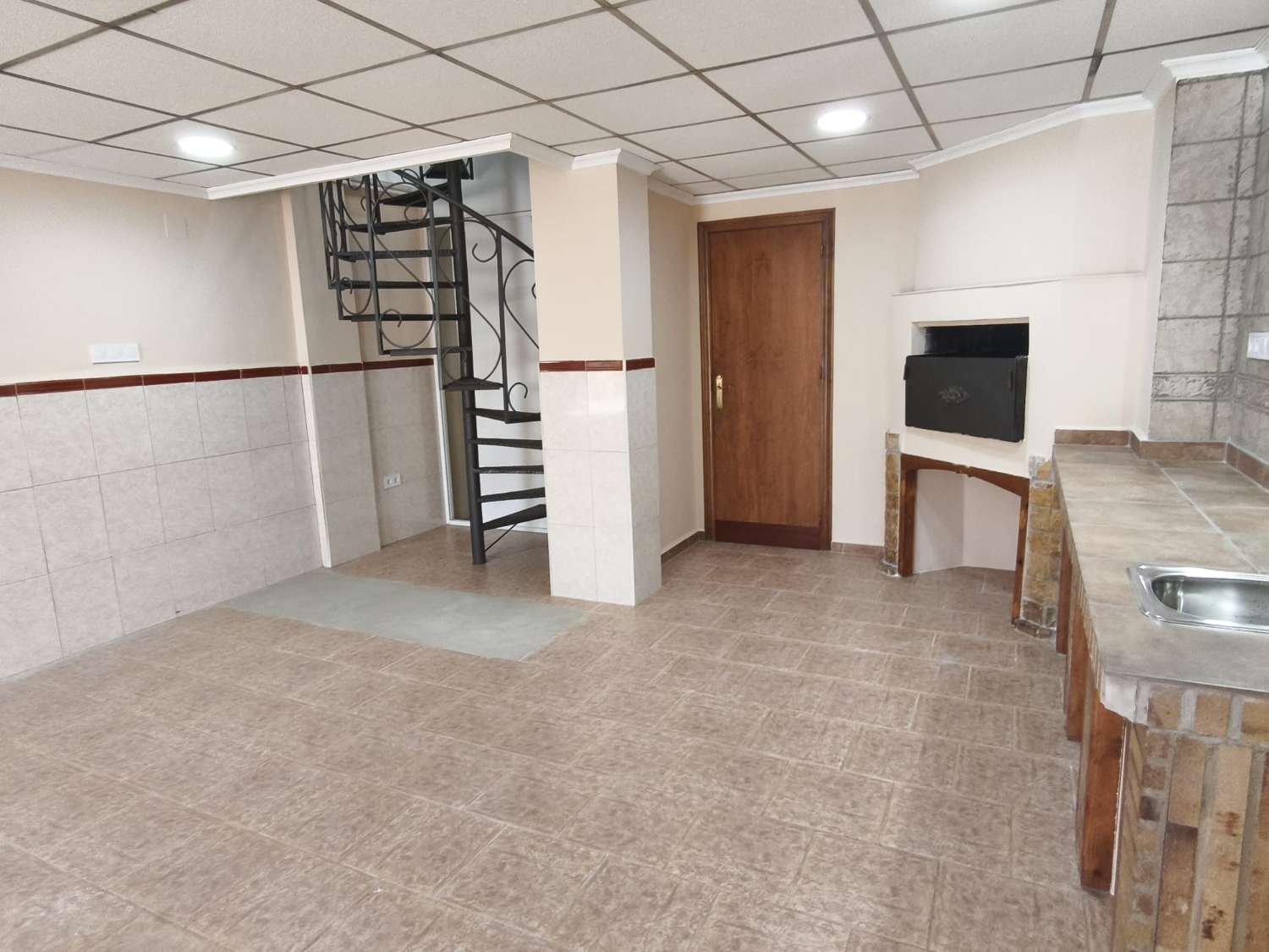 Beautiful three-storey bungalow located in Benejúzar