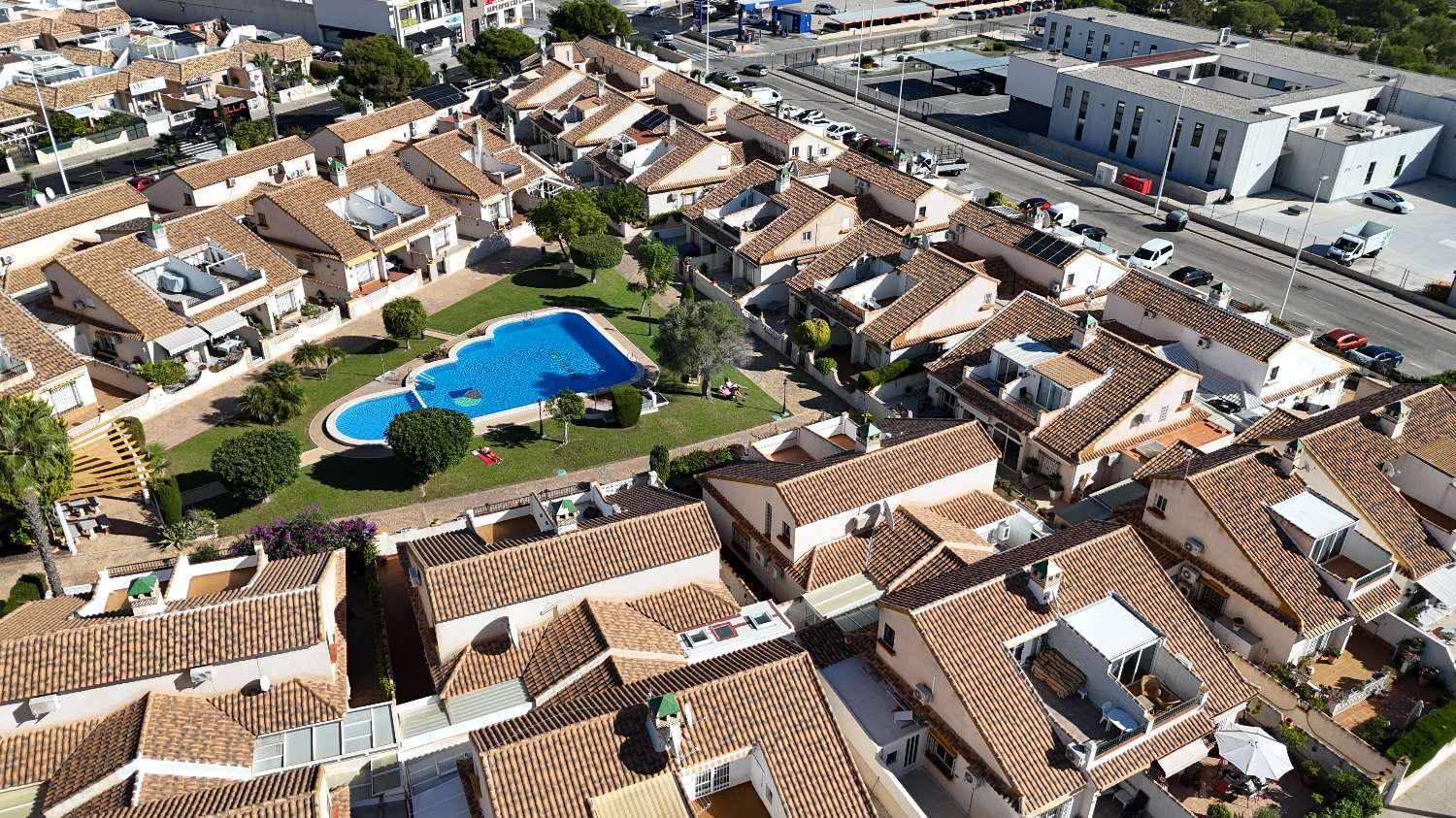 Bungalow de 3 dormitorios en venta en La Zenia
