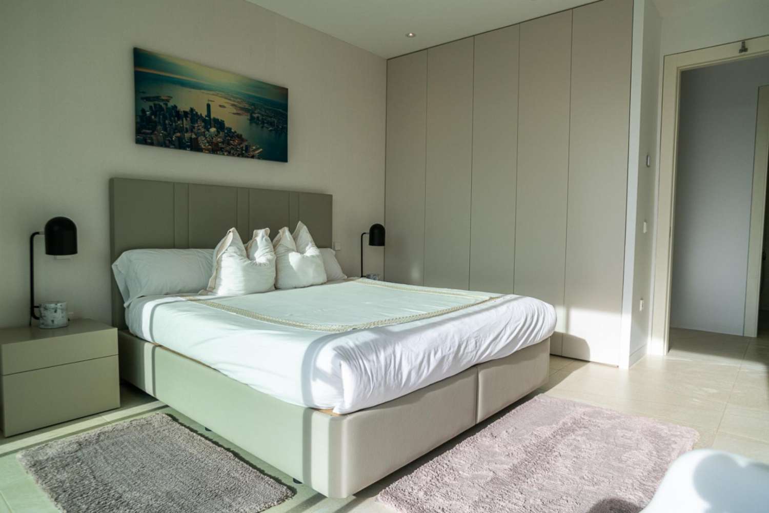 Exclusiva villa de lujo situada en el prestigioso club de golf Las Colinas Golf Country Club.