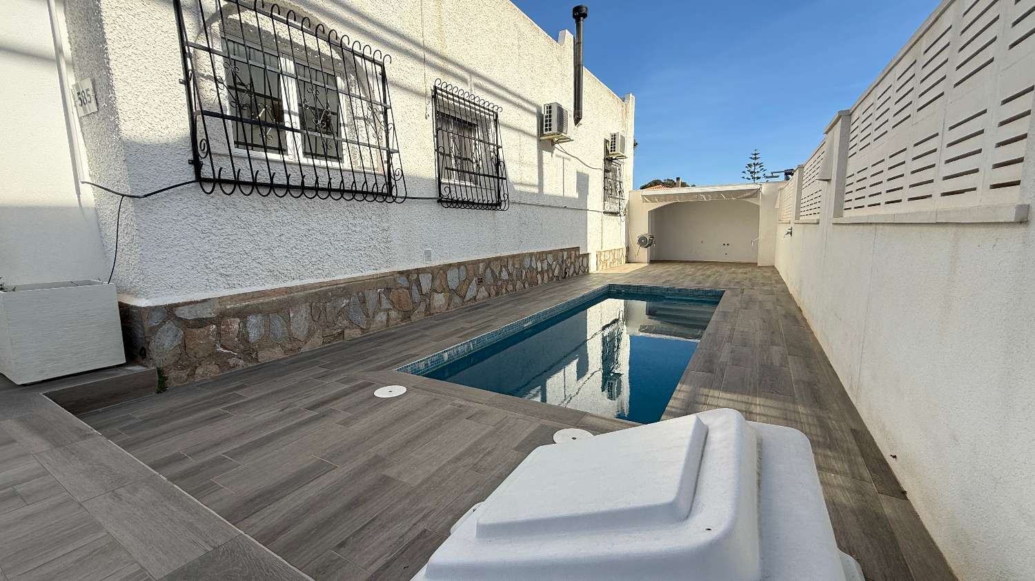 Chalet de 2 dormitorios en venta en Villamartín