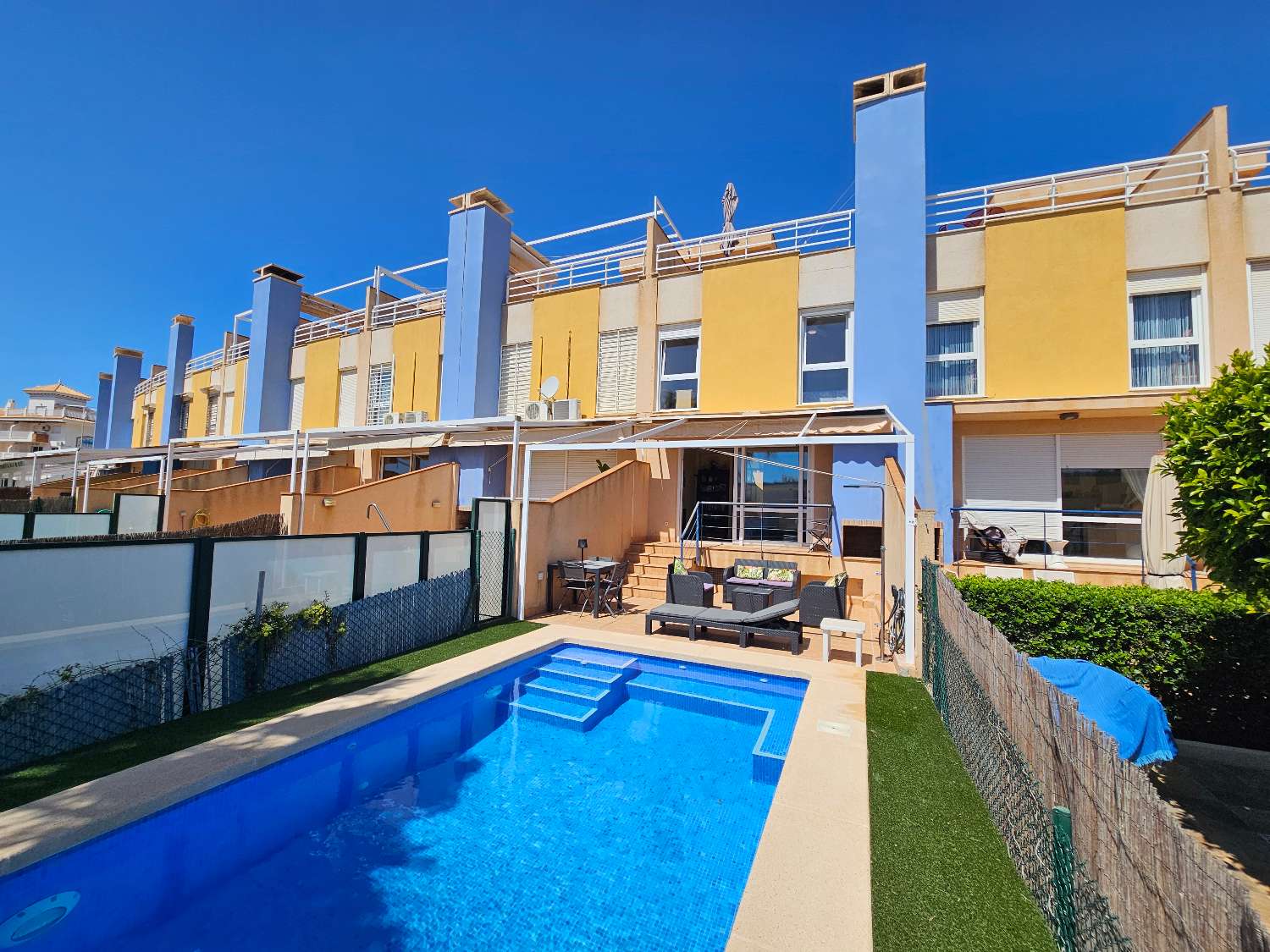 Duplex de 3 habitaciones en Cabo Roig, a 100 metros de la playa