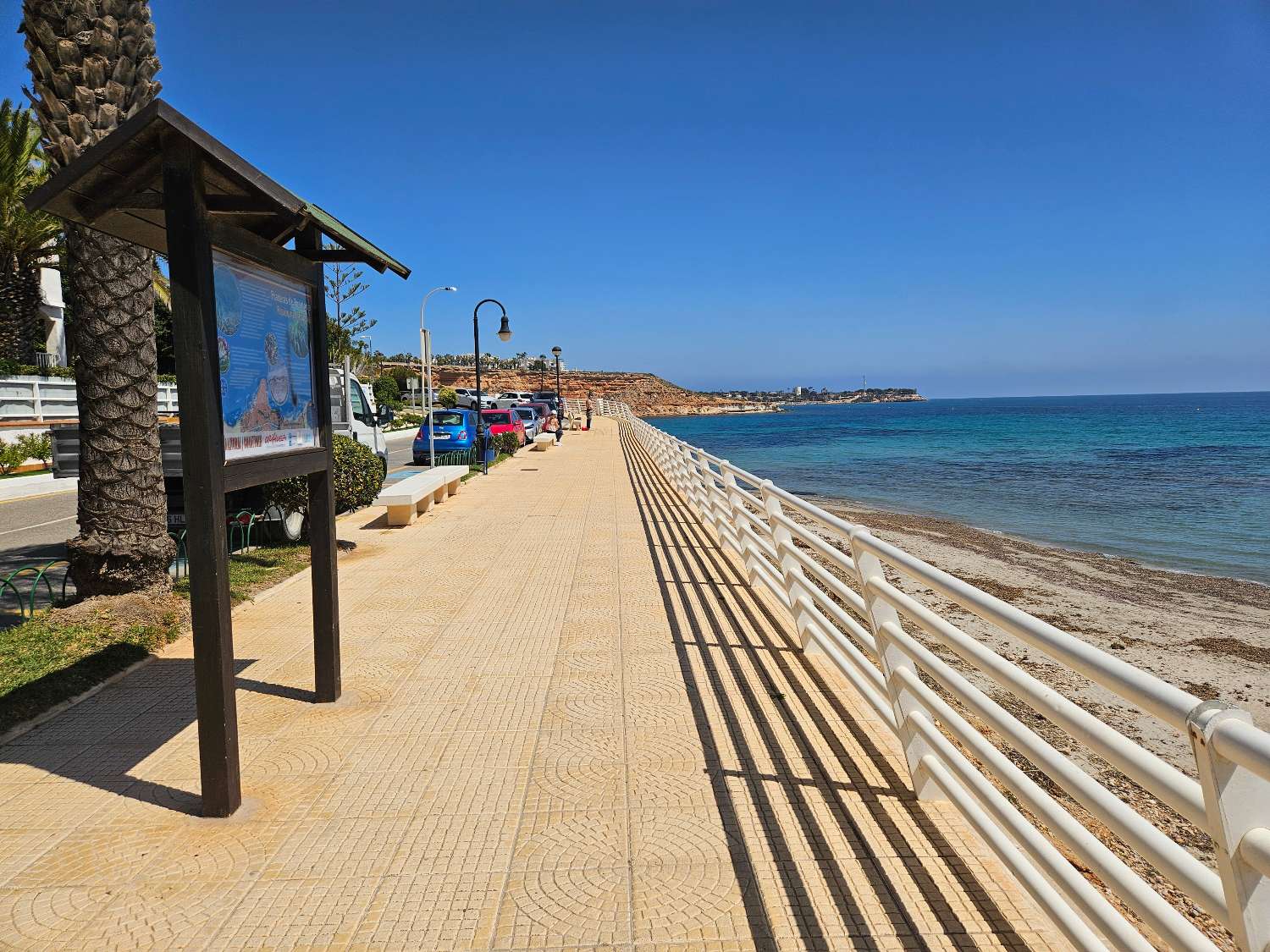 Duplex de 3 habitaciones en Cabo Roig, a 100 metros de la playa