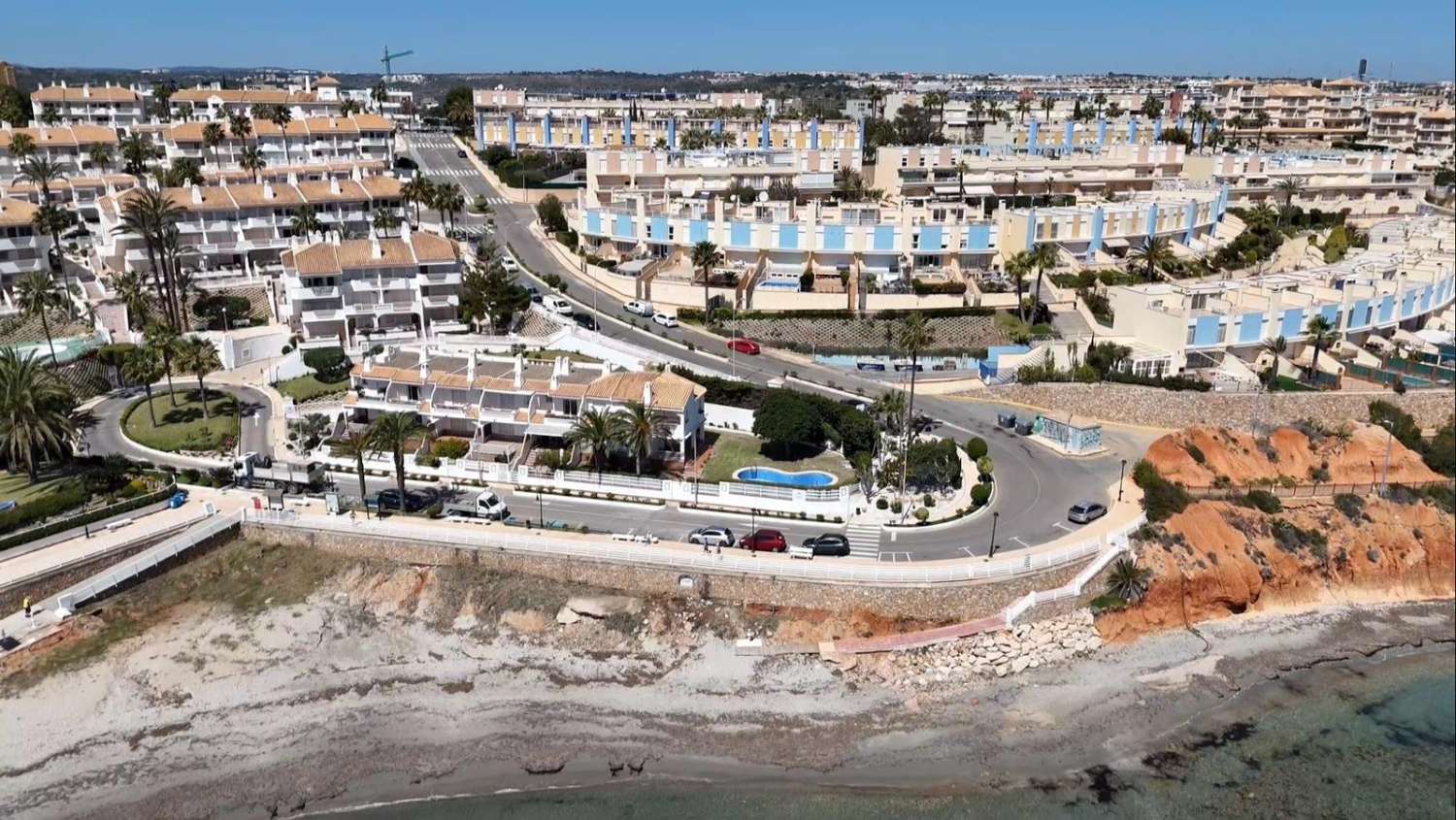 Duplex de 3 habitaciones en Cabo Roig, a 100 metros de la playa