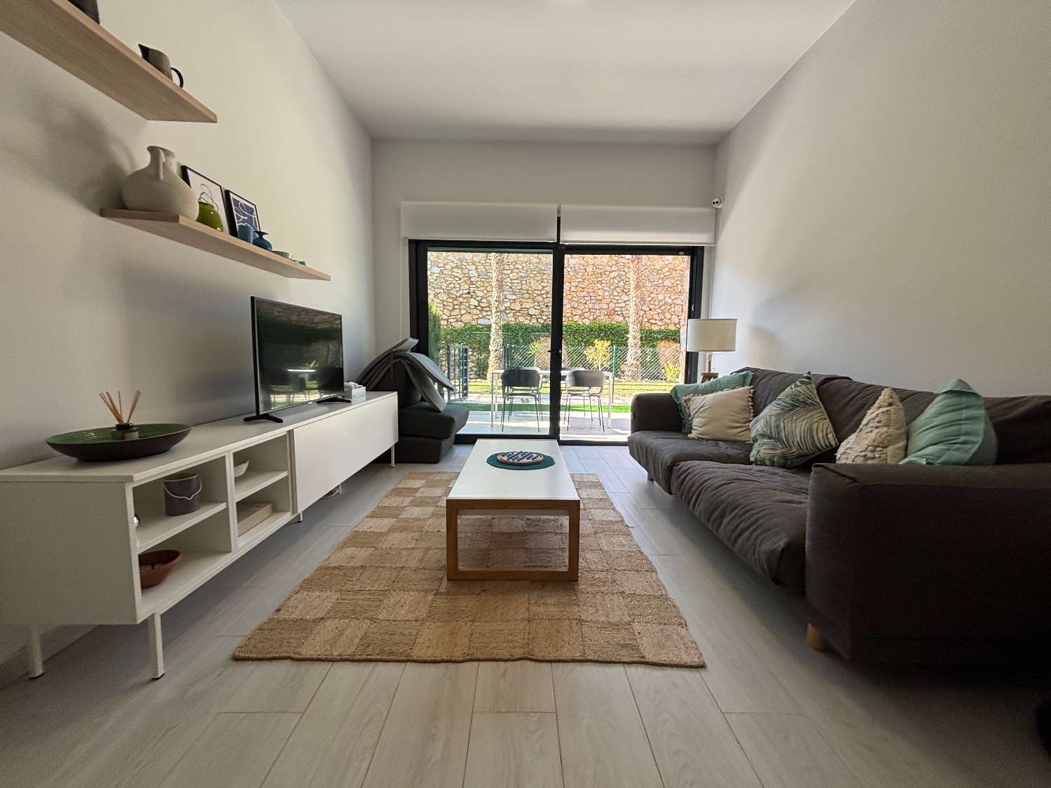 Apartamento de 2 dormitorios en venta en Villamartín