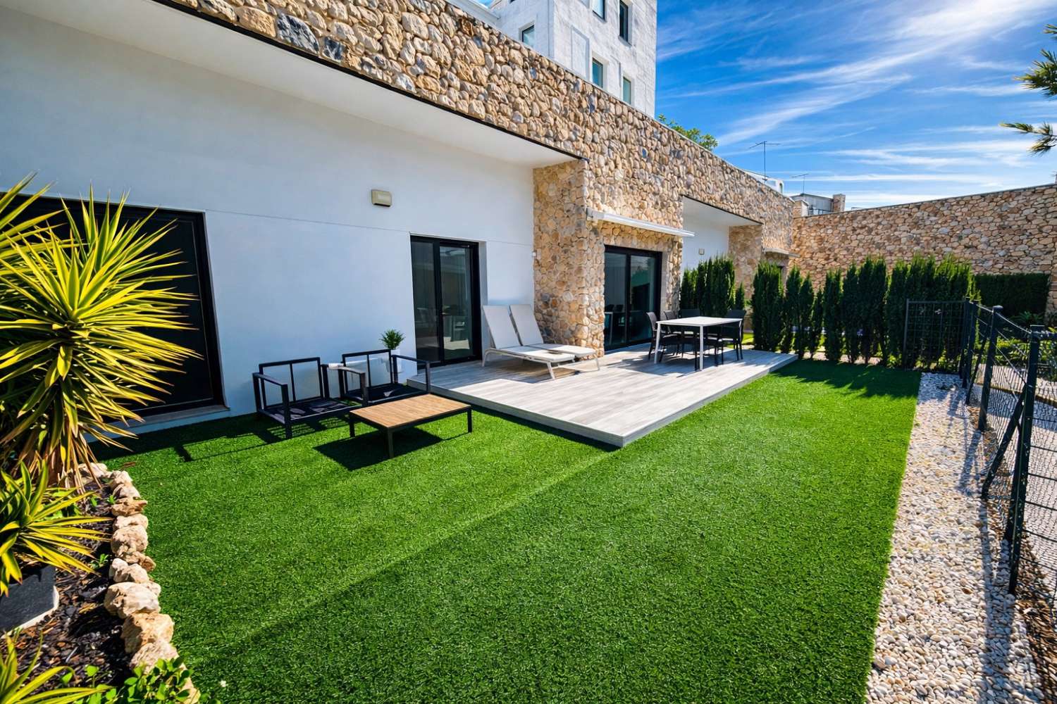 Apartamento de 2 dormitorios en venta en Villamartín