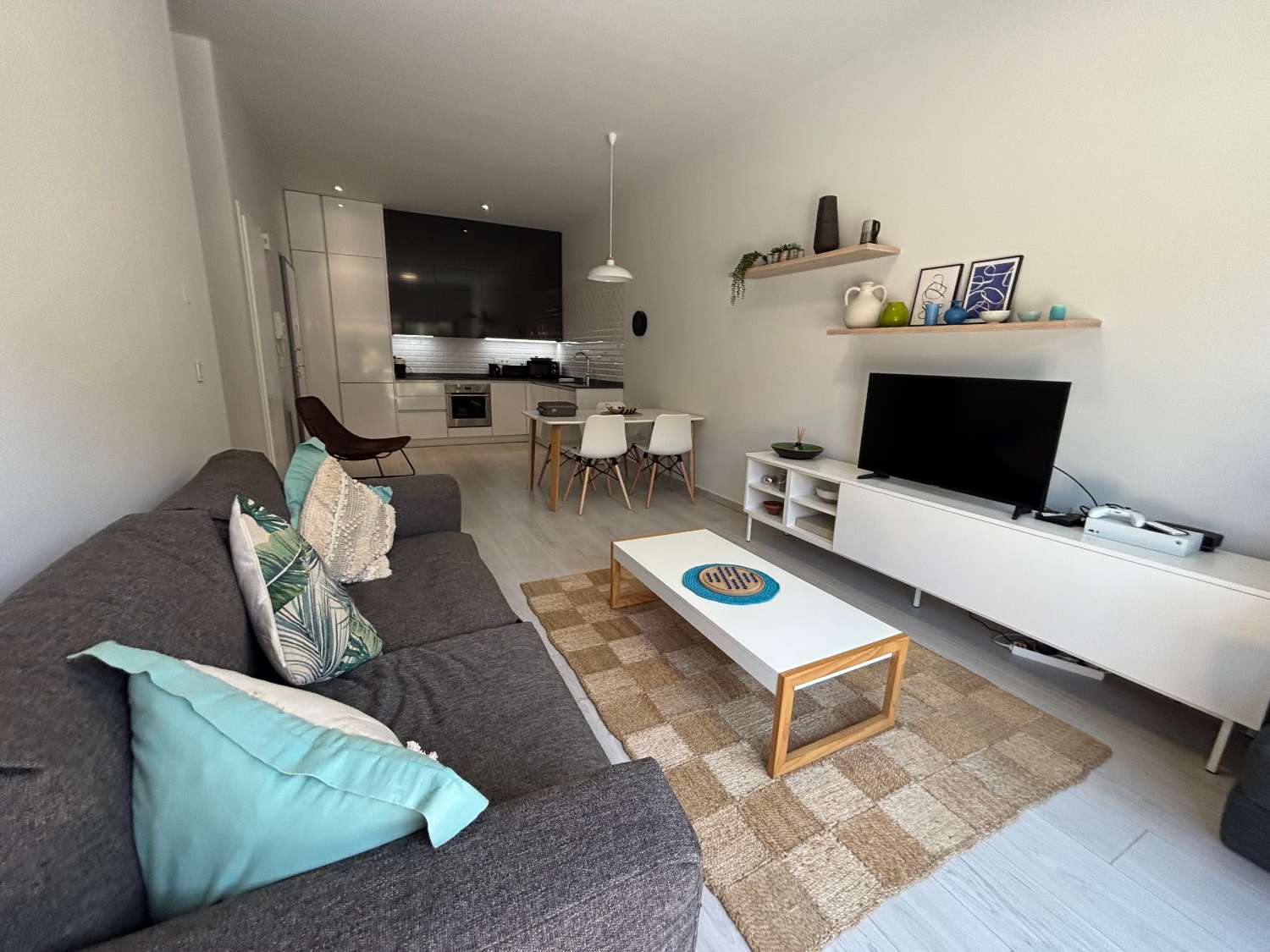 Apartamento de 2 dormitorios en venta en Villamartín