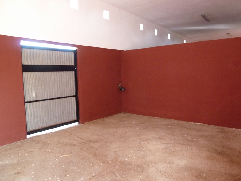 Finca rústica con gran parcela y 12 establos para caballos en San Miguel de Salinas