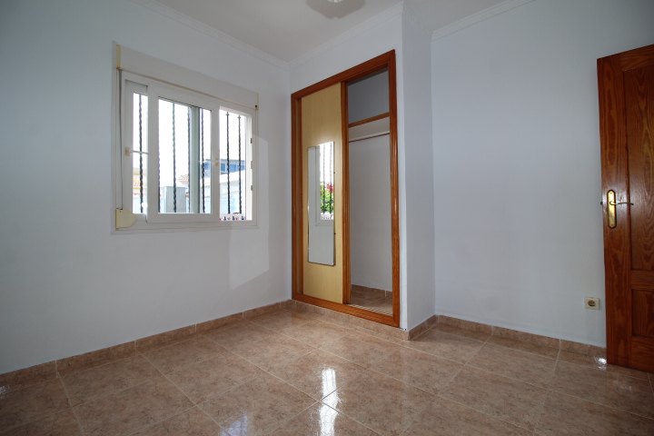 Villa en Villas-Marinas Torrevieja a 200 metros de la playa.