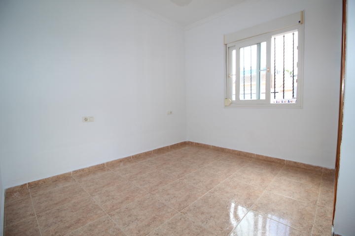 Villa en Villas-Marinas Torrevieja a 200 metros de la playa.