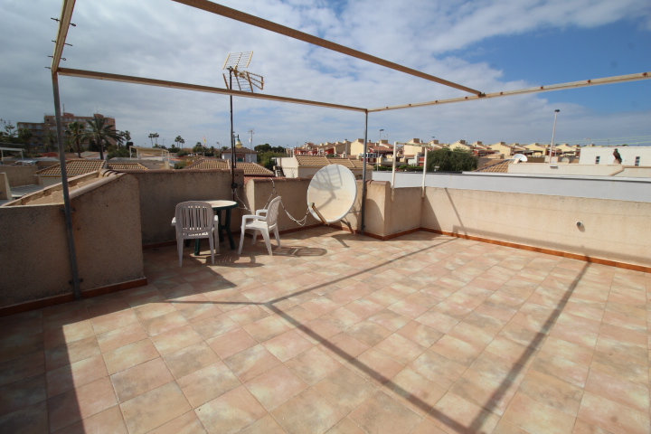 Villa en Villas-Marinas Torrevieja a 200 metros de la playa.