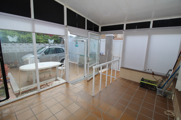 Villa en Villas-Marinas Torrevieja a 200 metros de la playa.