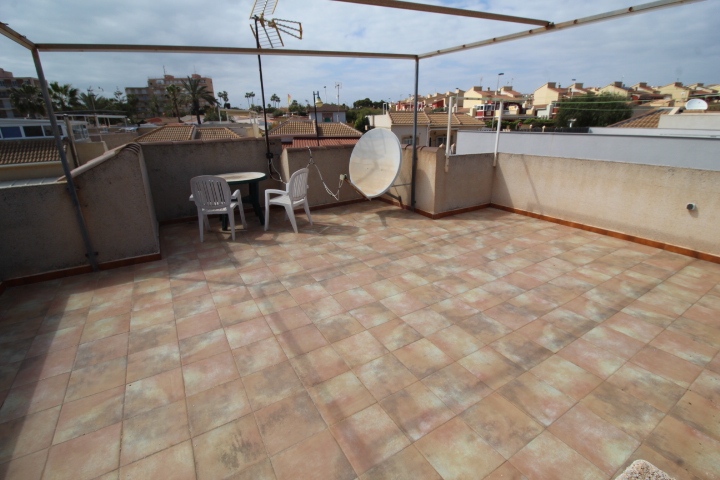 Villa en Villas-Marinas Torrevieja a 200 metros de la playa.