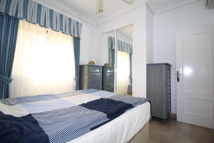 Chalet independiente con piscina privada en Ciudad de las Comunicaciones