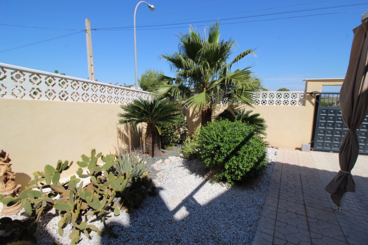 Chalet independiente con piscina privada en Ciudad de las Comunicaciones