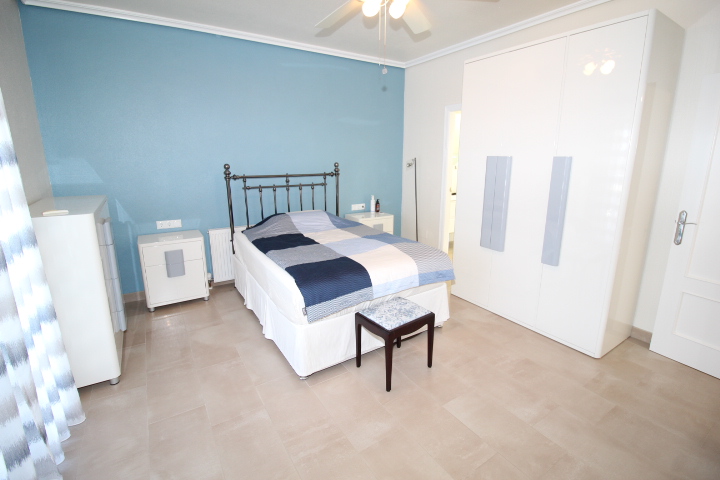 Chalet independiente con piscina privada en Ciudad de las Comunicaciones