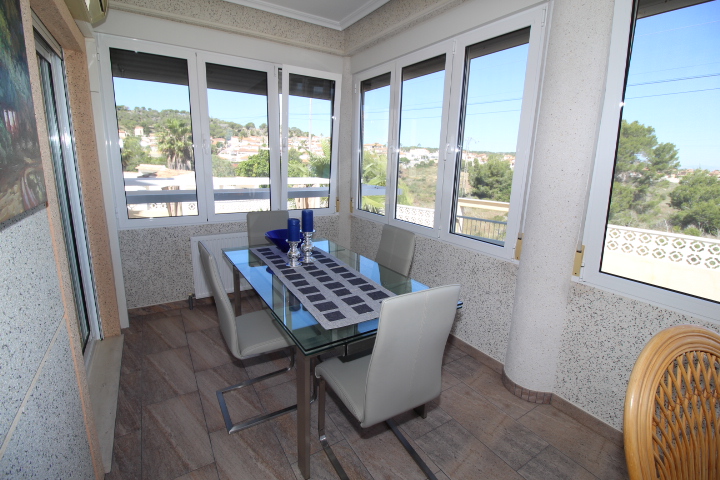 Chalet independiente con piscina privada en Ciudad de las Comunicaciones