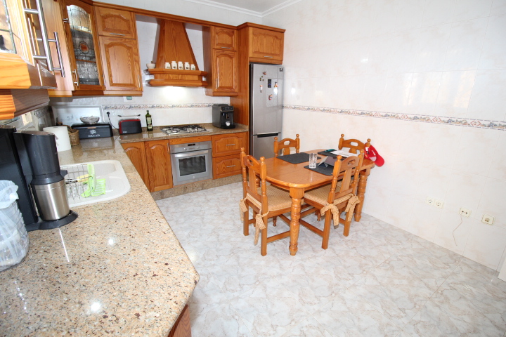 Chalet independiente con piscina privada en Ciudad de las Comunicaciones