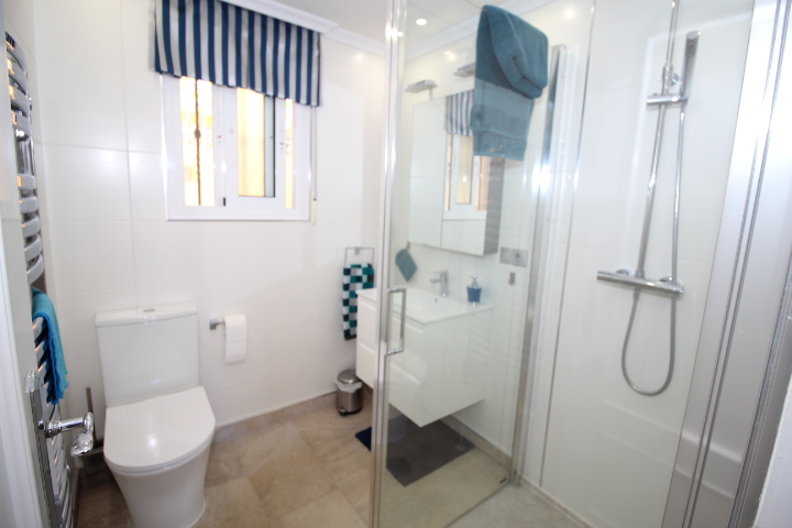 Chalet independiente con piscina privada en Ciudad de las Comunicaciones