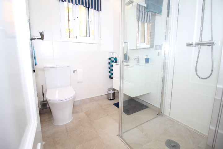 Chalet independiente con piscina privada en Ciudad de las Comunicaciones