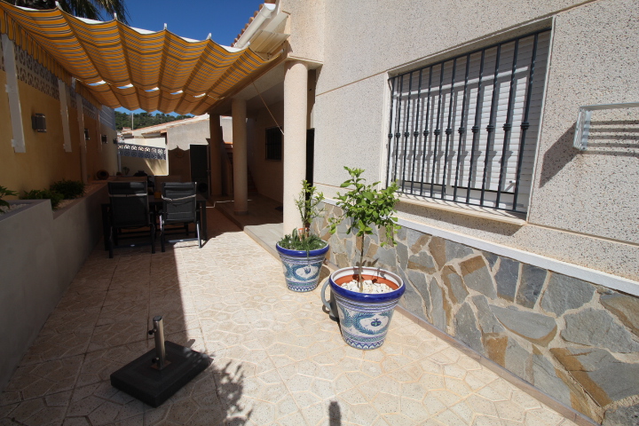 Chalet independiente con piscina privada en Ciudad de las Comunicaciones