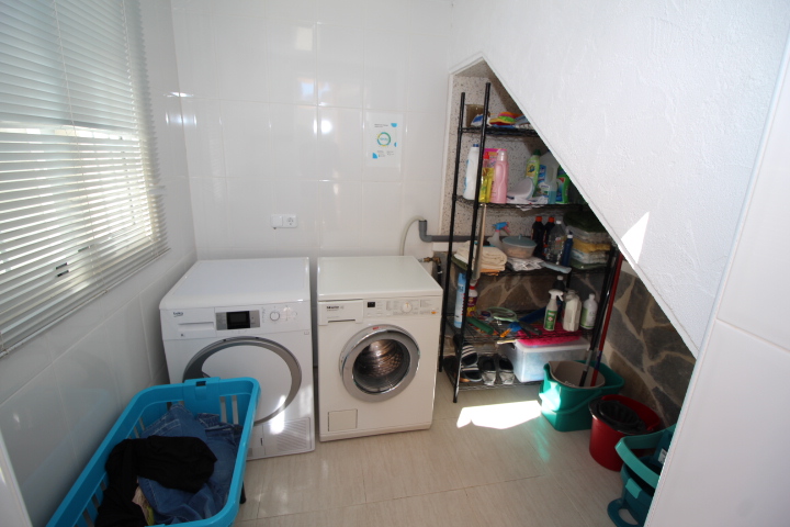 Chalet independiente con piscina privada en Ciudad de las Comunicaciones
