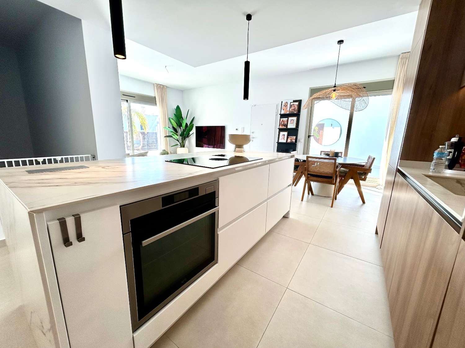 Villa de 4 dormitorios en venta en San Miguel de Salinas