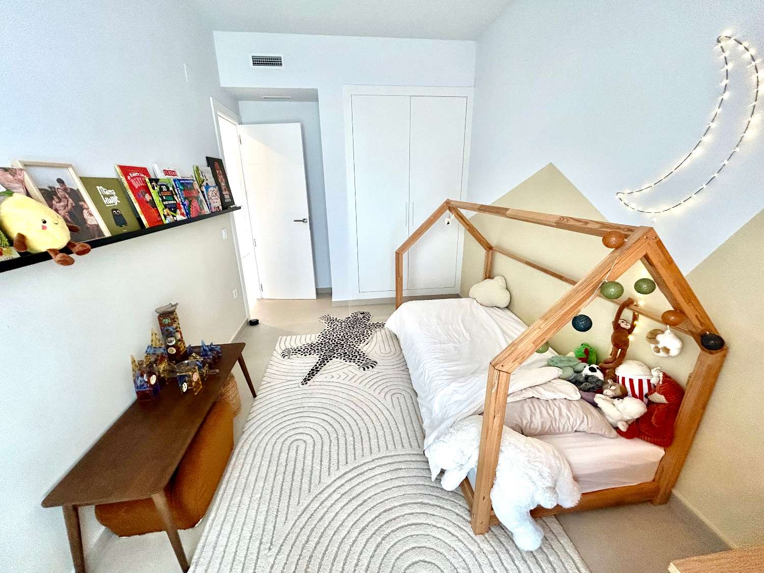 Villa de 4 dormitorios en venta en San Miguel de Salinas