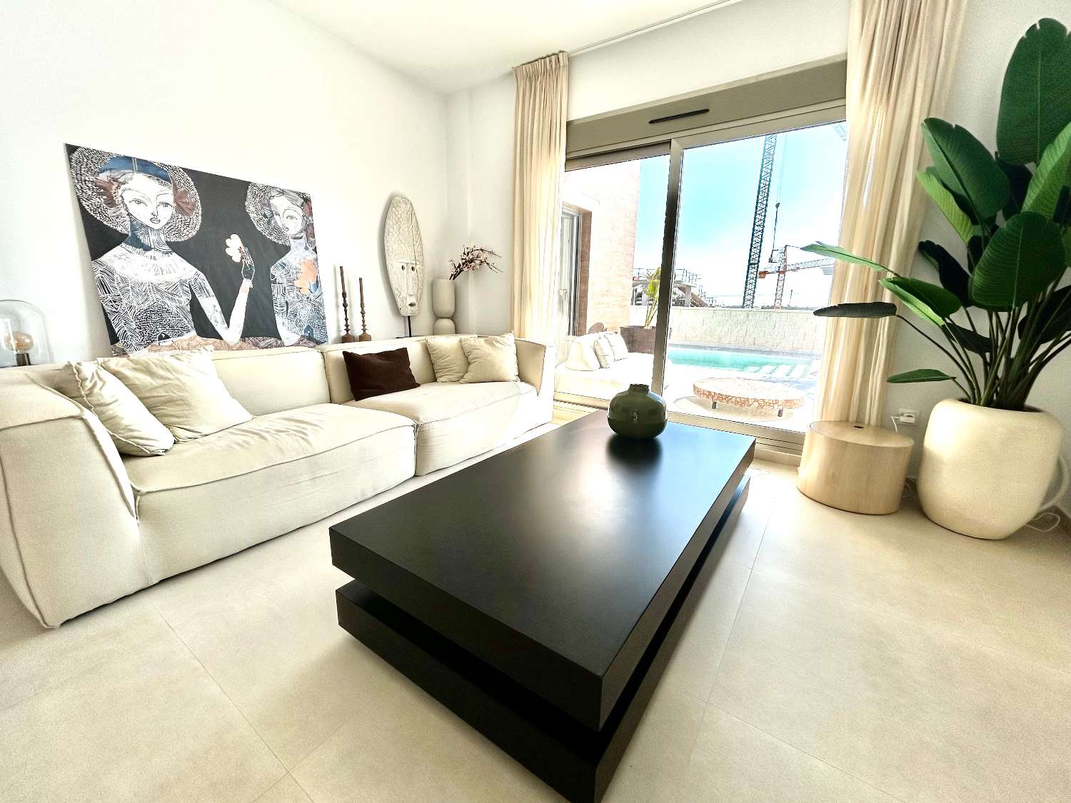 Villa de 4 dormitorios en venta en San Miguel de Salinas