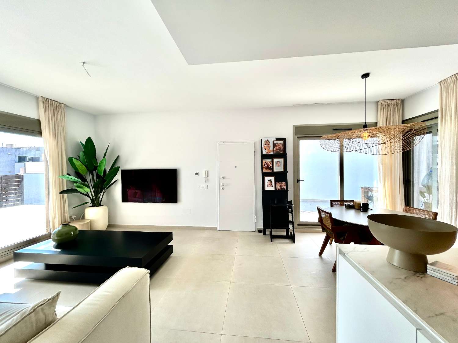 Villa de 4 dormitorios en venta en San Miguel de Salinas