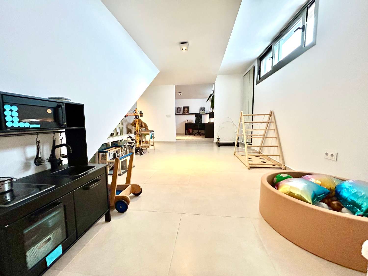 Villa de 4 dormitorios en venta en San Miguel de Salinas