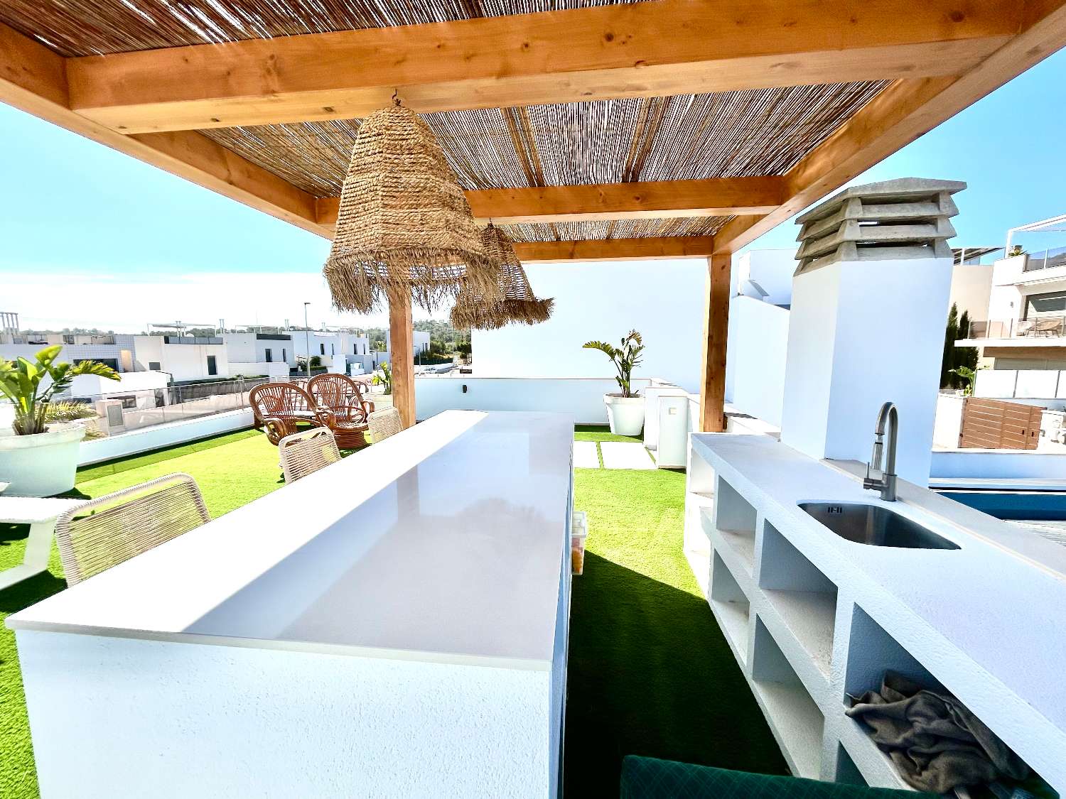 Villa de 4 dormitorios en venta en San Miguel de Salinas