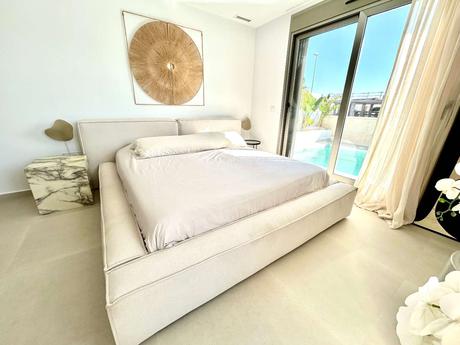 Villa de 4 dormitorios en venta en San Miguel de Salinas