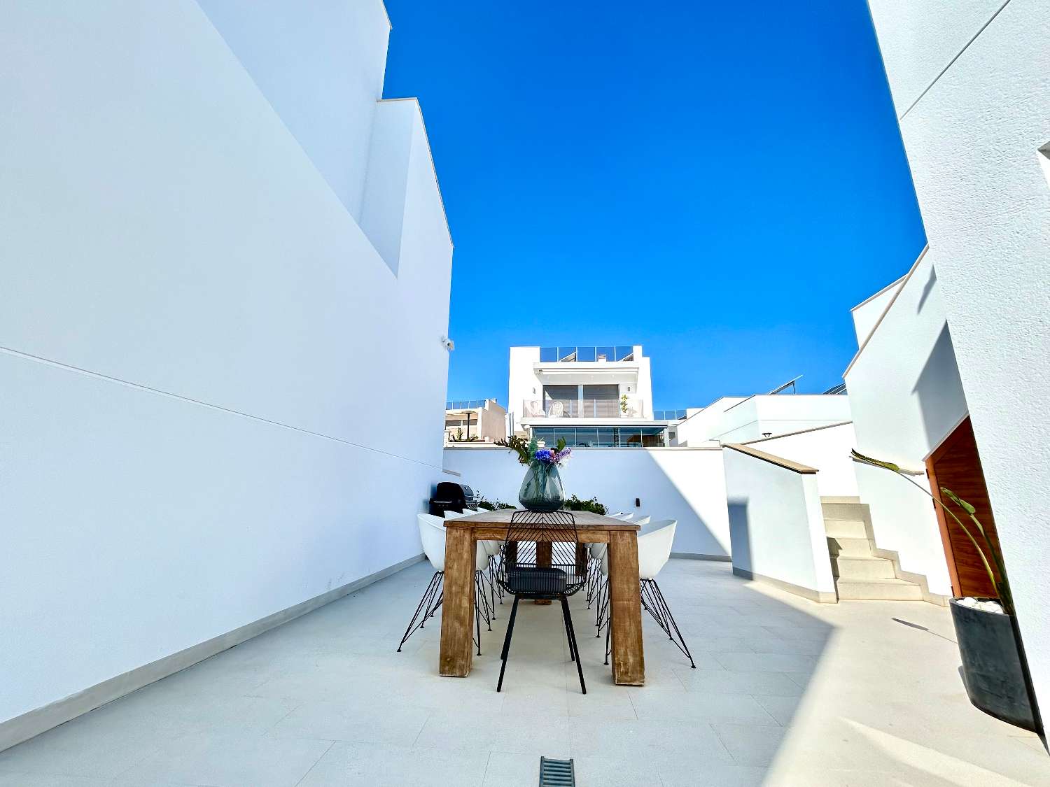 Villa de 4 dormitorios en venta en San Miguel de Salinas