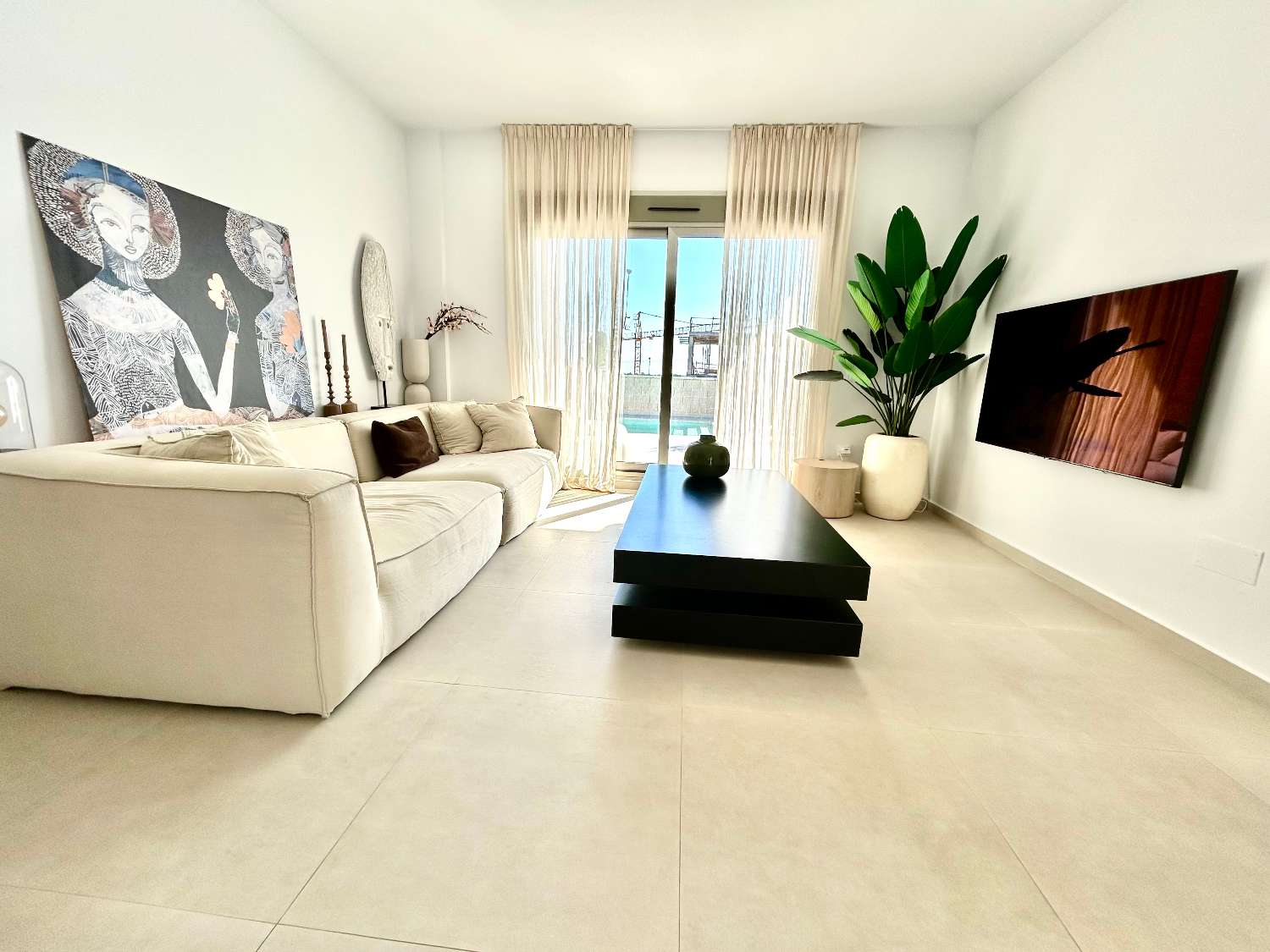 Villa de 4 dormitorios en venta en San Miguel de Salinas