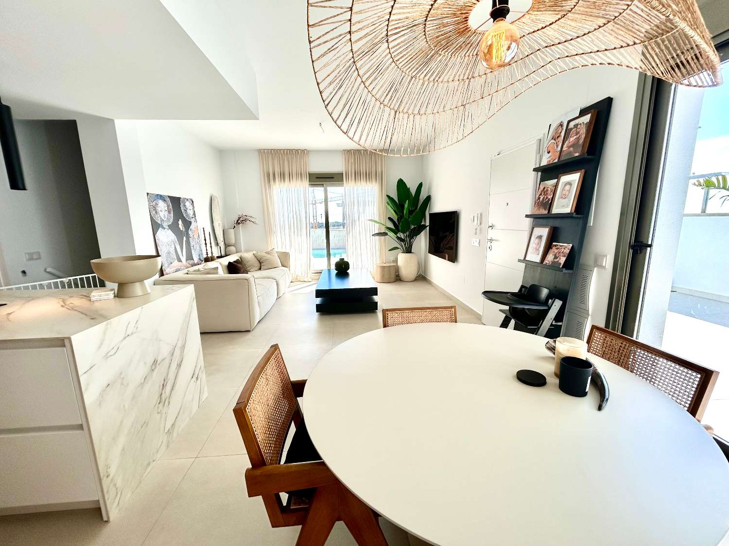 Villa de 4 dormitorios en venta en San Miguel de Salinas